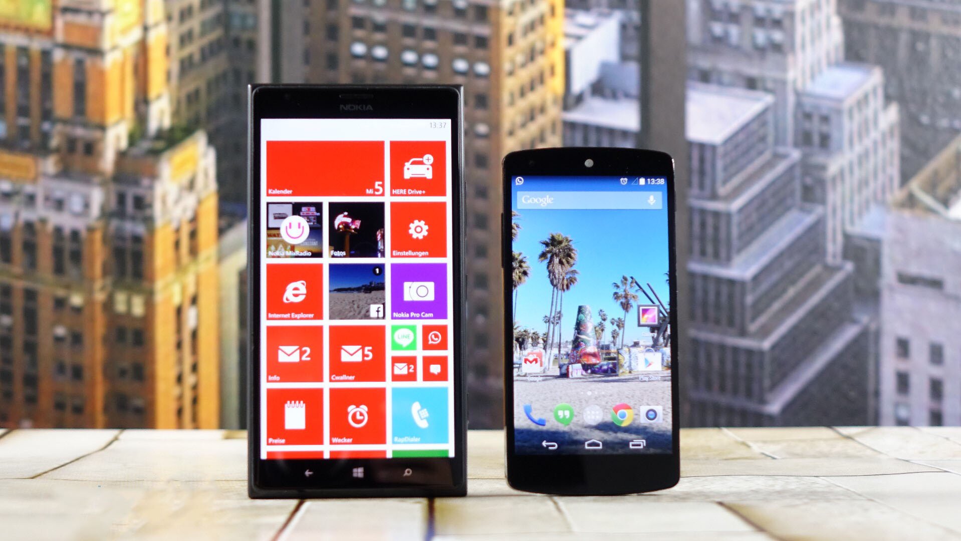 Imagen comparativa del Lumia 1520 y el Google Nexus 5