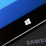 Surface con logo de Samsung