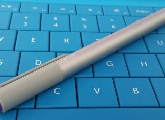 Teclado azul y pen de la Surface 3