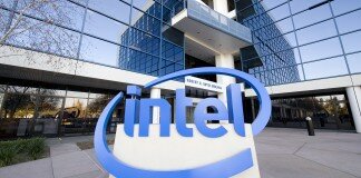 Logotipo de Intel en su sede