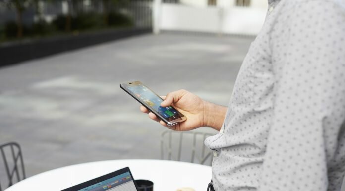 El Elite x3 cuenta con lector de huellas