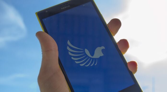 Aeries aplicación universal de Twitter