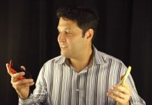 Terry Myerson mostrando Lumia
