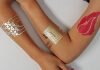 Tatuajes conectados en la piel