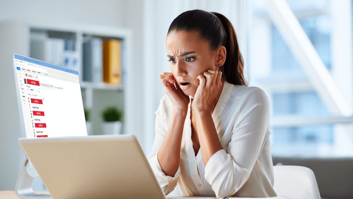 nube cloud computing con un dedo