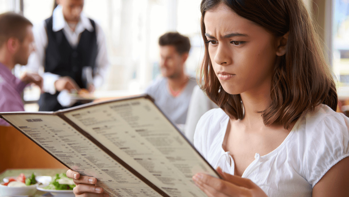 Adiós a las alergias en restaurantes extranjeros: así es TravEat, la app basada en IA que te ayuda a encontrar dónde comer en cualquier país