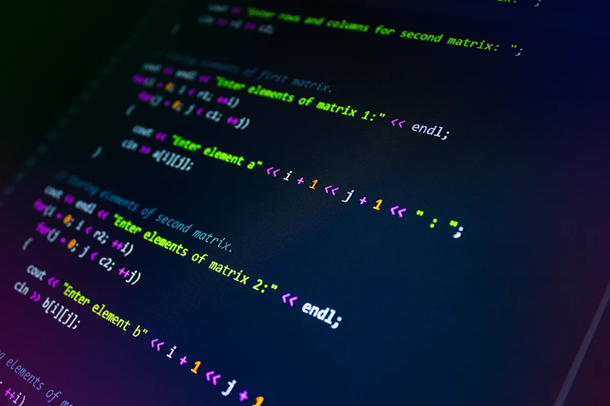 Pantalla de código y desarrollo de videojuegos en un editor