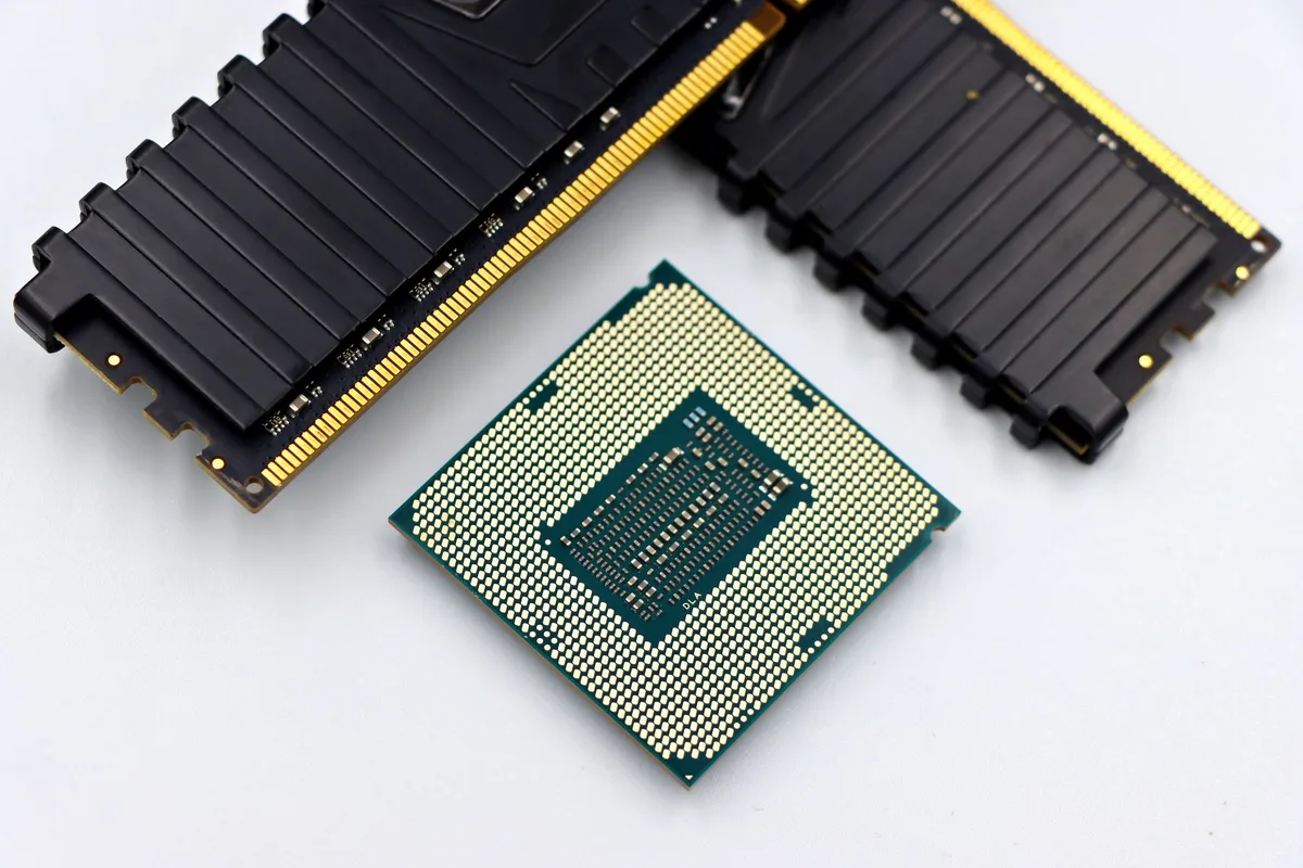 Panel de control de asignación de memoria RAM y recursos gráficos en una computadora