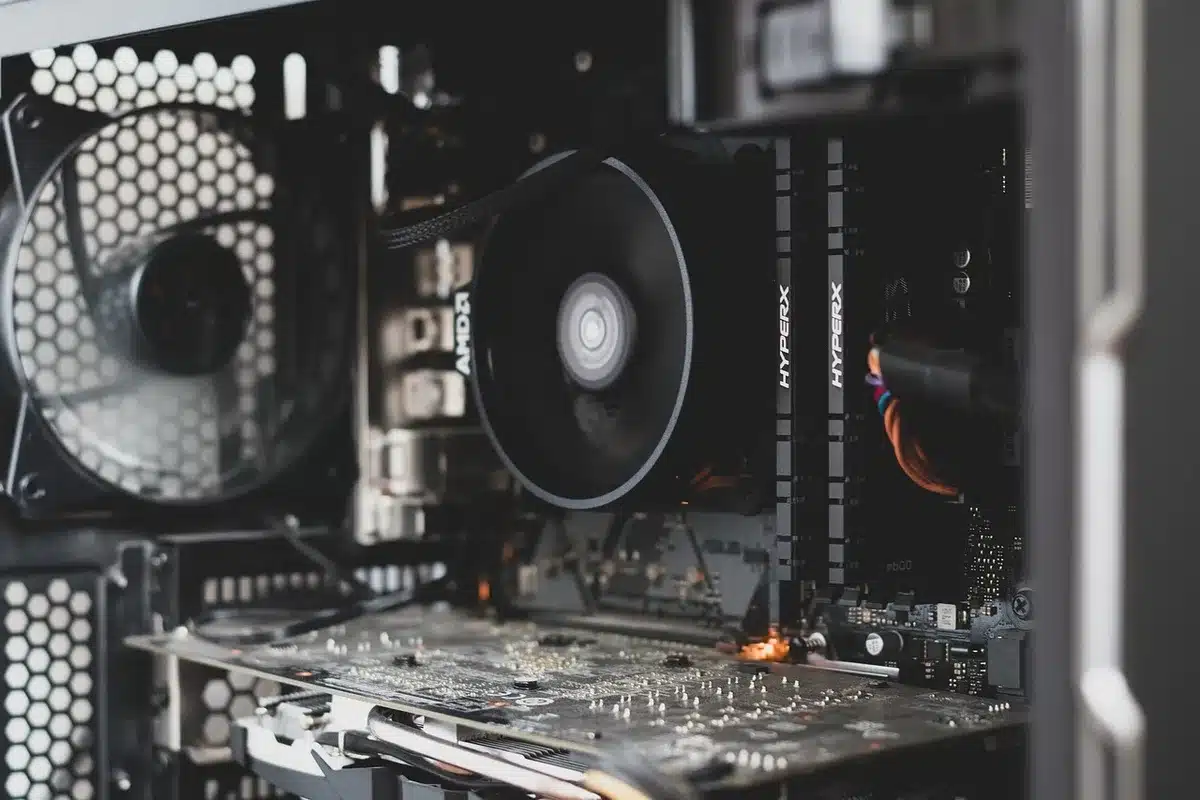 Componentes de hardware como GPU y NPU para procesamiento de IA en PC