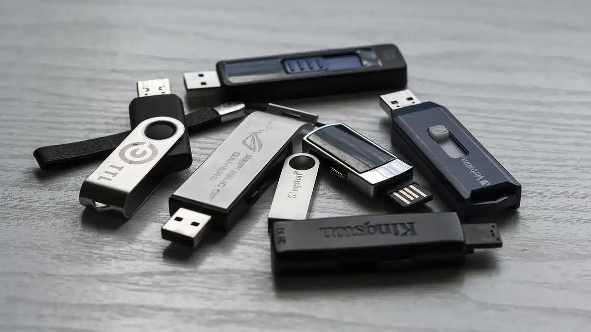 Copia de seguridad de datos en disco duro externo para proteger archivos del sistema