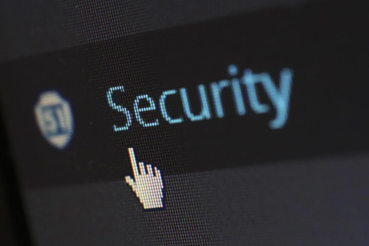 Panel de configuraci&oacute;n de Seguridad de Windows mostrando estado de protecci&oacute;n antivirus