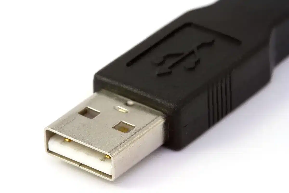 Pantalla de configuración avanzada de energía con opciones USB visibles
