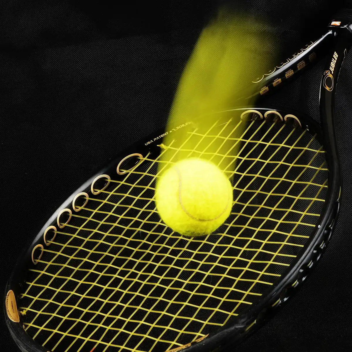 An empty sports aisle shelf with a boxed unbranded padel racket, soft overhead lights and a small promotional tag visible but unreadable