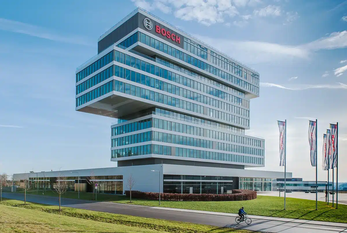 Bosch: set de 103 piezas con brocas, puntas y sierras