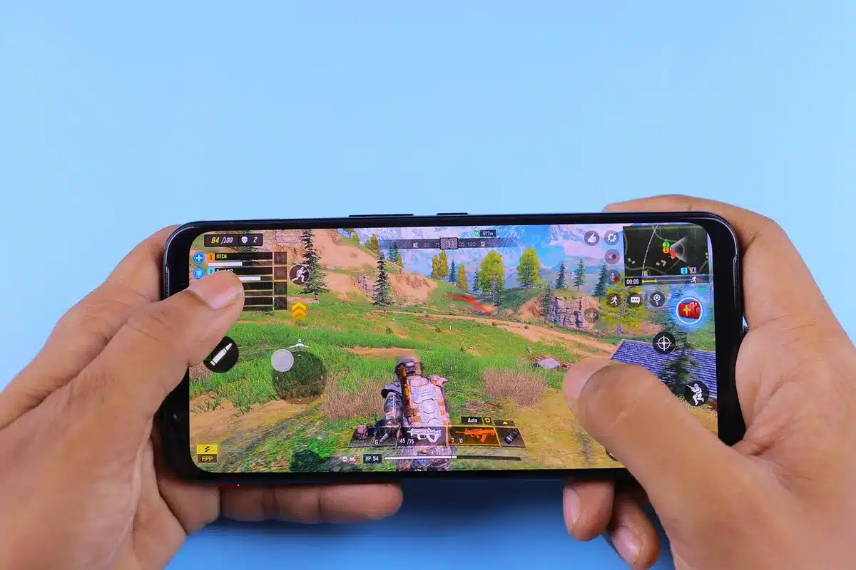 Captura genérica de gameplay mostrando combate en arena abierta