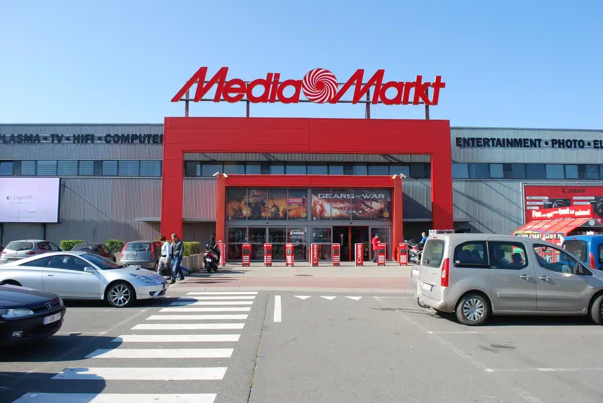 MediaMarkt: cómo comprobar si el Philips 55 pulgadas MiniLED con Ambilight está en