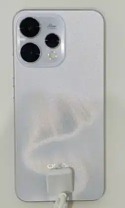 OPPO Reno16 F: 100 € de descuento en PcComponentes con cargador y funda incluidos