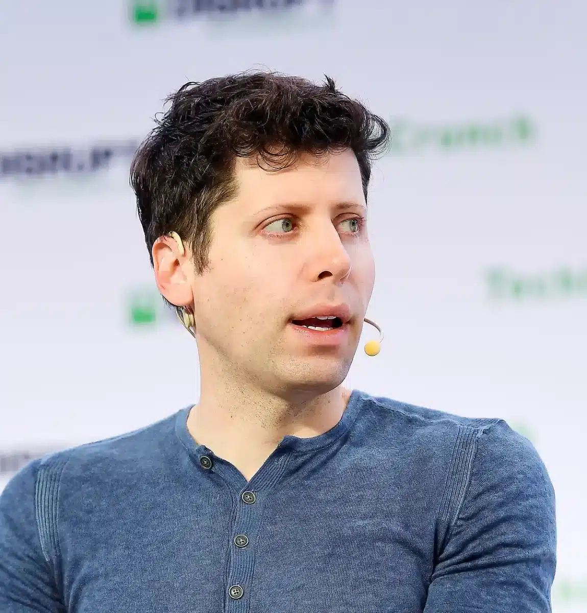 Sam Altman: pide regulación urgente de la IA
